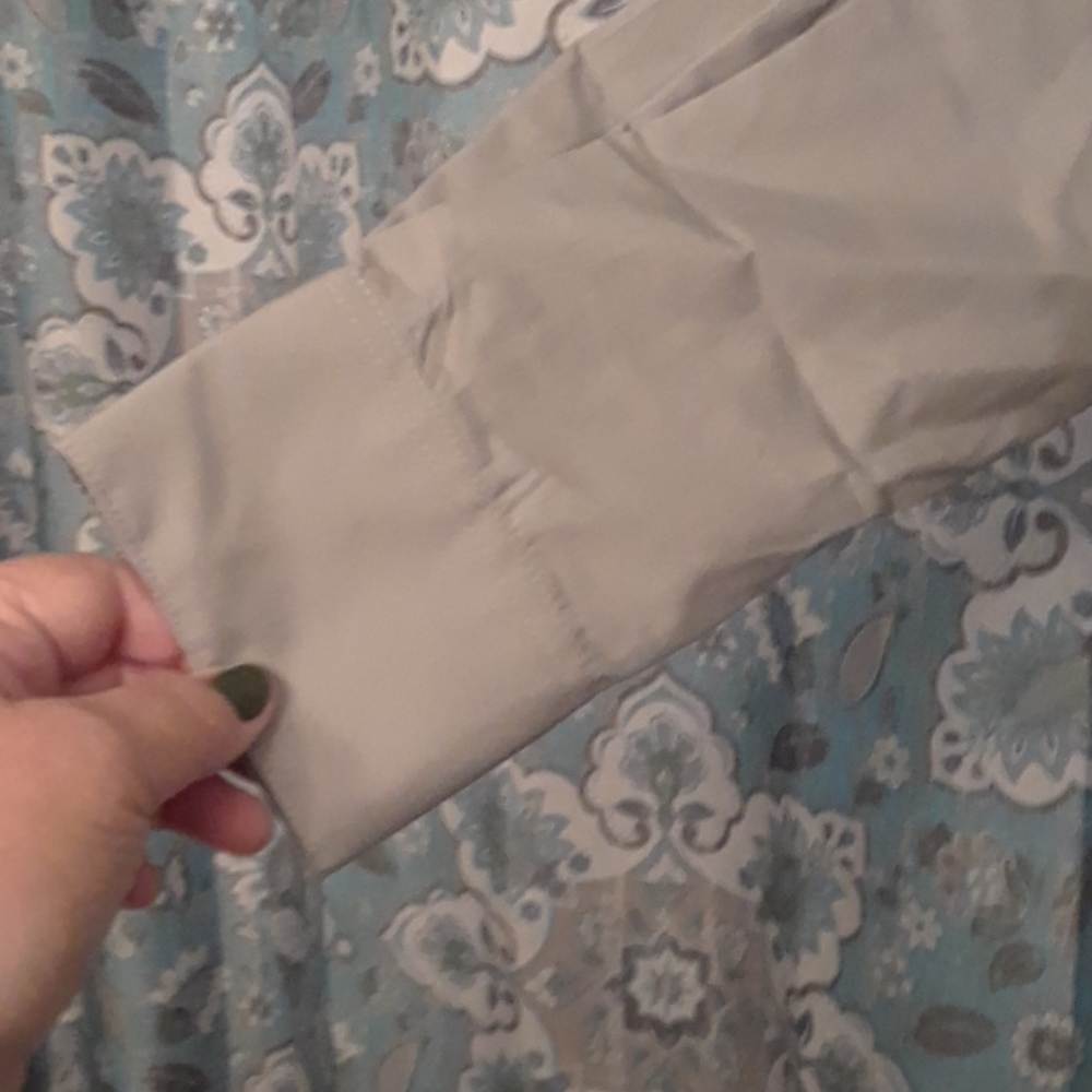 Blouse - Picture 2 of 3